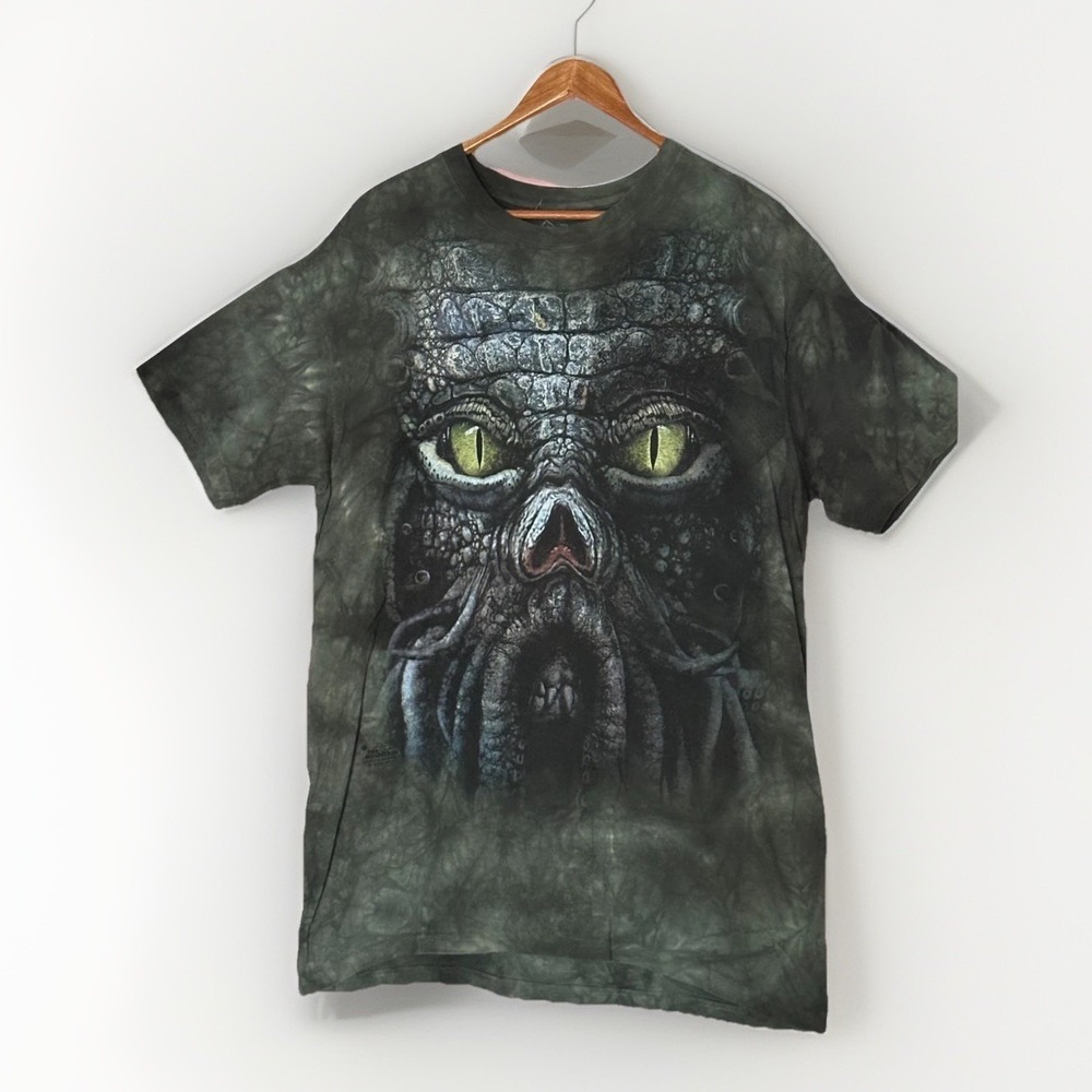 The Mountain Cthulhu Monster Face Tie Dye Graphic Tee Dark Fantasy Goth Large